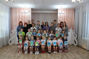 Добровольческая акция "Новогодняя открытка солдату" Добровольческая акция "Новогодняя открытка солдату".